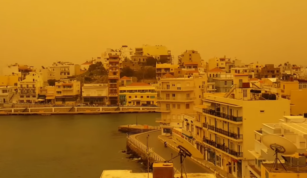Η αφρικανική σκόνη επιστρέφει και κλείνει σχολεία