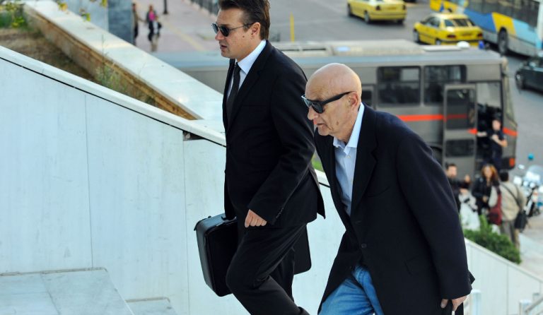Ποινική δίωξη για “ξέπλυμα” στον Νίκο Ζήγρα μετά από στοιχεία για έμβασμα για εξοπλιστικά