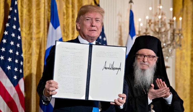 Ο Ντόναλντ Τραμπ τίμησε την 25η Μαρτίου στον Λευκό Οίκο