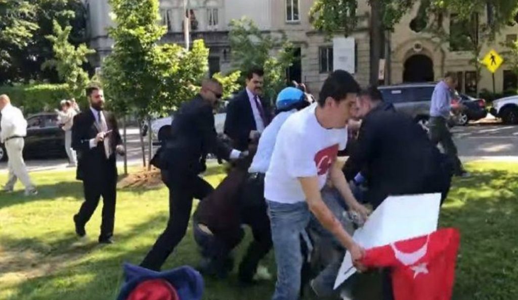 Στο αρχείο η υπόθεση με την επίθεση από τους σωματοφύλακες του Ερντογάν στις ΗΠΑ