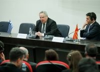 Νίκος Κοτζιάς από τα Σκόπια: “Με έναν έντιμο συμβιβασμό θα κερδίσουν και οι δύο”