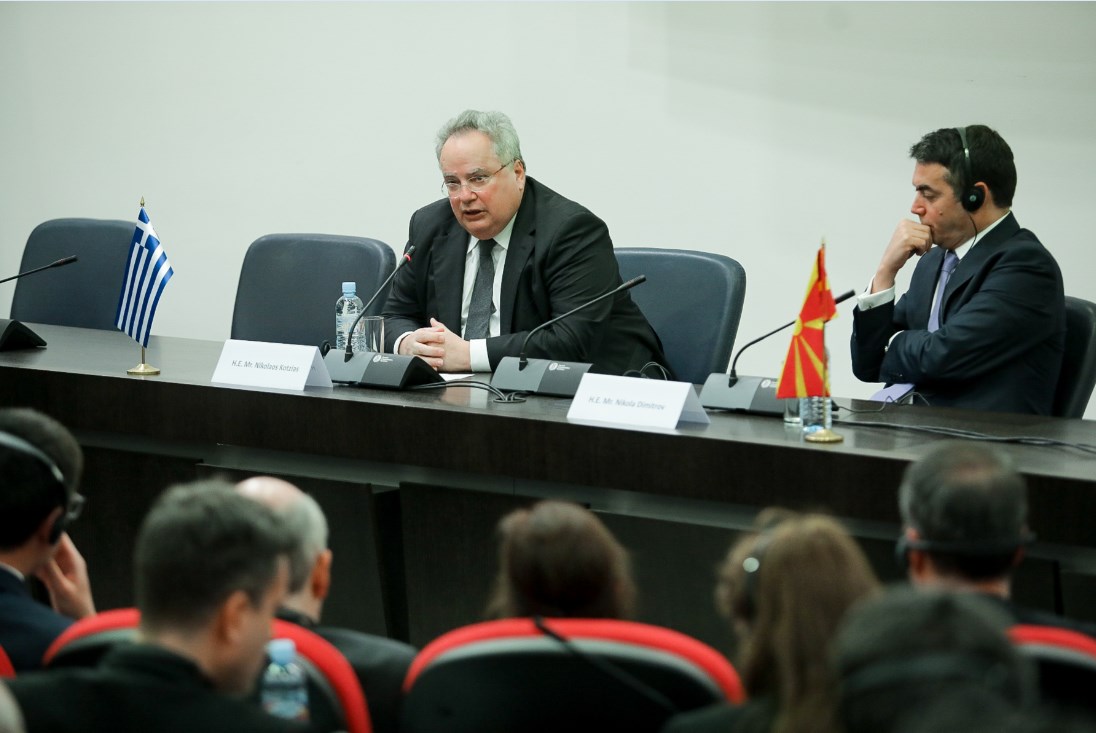 Νίκος Κοτζιάς από τα Σκόπια: “Με έναν έντιμο συμβιβασμό θα κερδίσουν και οι δύο”