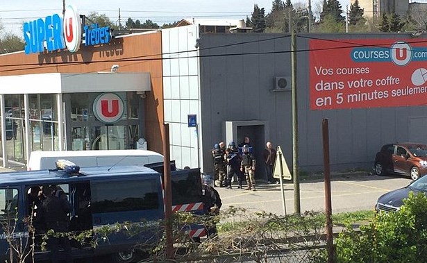 Τέλος η ομηρία στην Γαλλία – Νεκρός ο δράστης