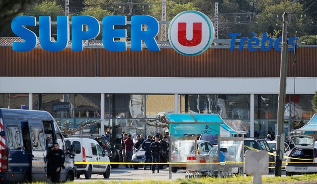 Γαλλία: Στιγμές φρίκης έζησαν όμηροι στο σούπερ μάρκετ