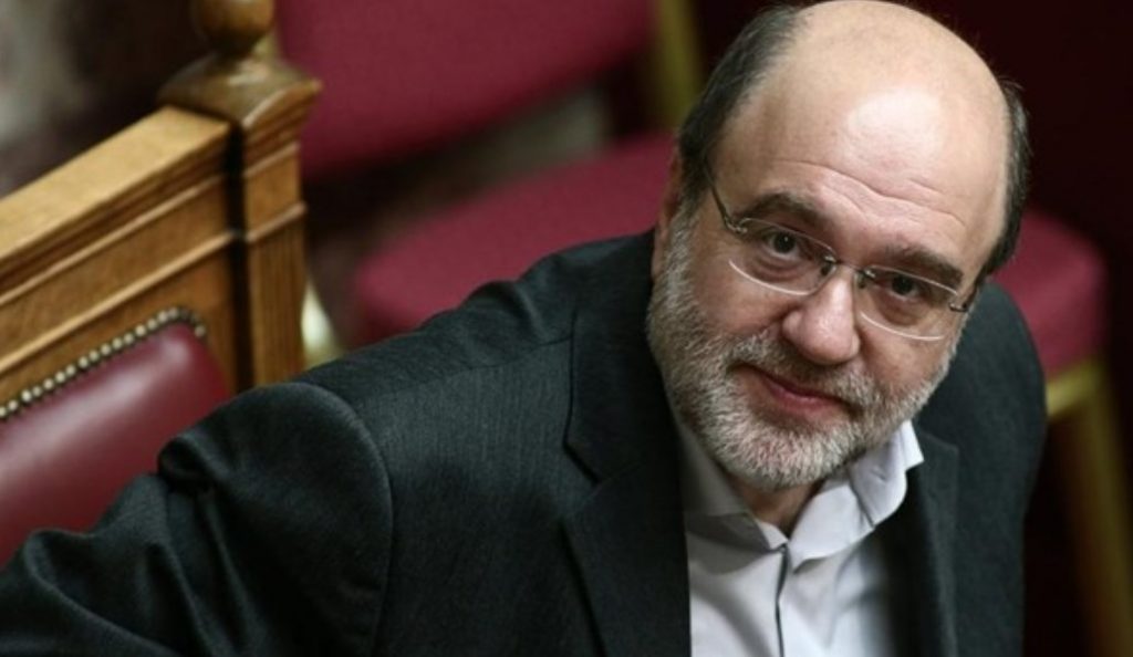 Τρύφωνας Αλεξιάδης: Δεν είναι δυνατόν να μειώσουμε τους δημόσιους υπαλλήλους