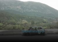 Αυτοκίνητο λαμπάδιασε εν κινήσει στην Ιονία Οδό (vid)