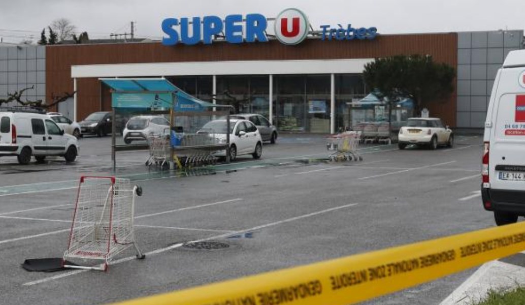 Γαλλία: Αποτίει φόρο τιμής στα θύματα της τζιχαντιστικής επίθεσης