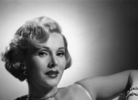 Σε δημοπρασία προσωπικά αντικείμενα της θρυλικής Ζα Ζα Γκαμπόρ