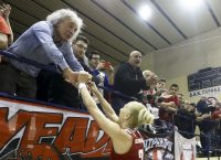 Πανηγυρισμοί με Τσουκαλά για το Κύπελλο (pic)