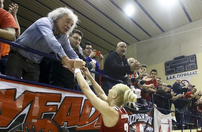 Πανηγυρισμοί με Τσουκαλά για το Κύπελλο (pic)