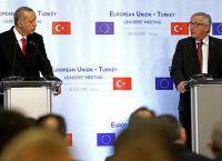 Ζαν Κλοντ Γιούνκερ – Ταγίπ Ερντογάν: Ο διάλογος για τους δύο Έλληνες στρατιωτικούς