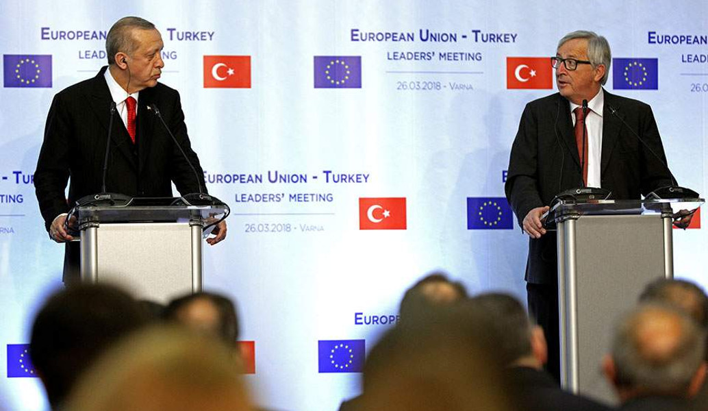 Ζαν Κλοντ Γιούνκερ – Ταγίπ Ερντογάν: Ο διάλογος για τους δύο Έλληνες στρατιωτικούς