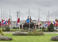 NATO: Απέλασε επτά μέλη της ρωσικής αποστολής