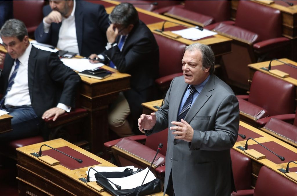 Τα μαζεύει άρον άρον ο Κατσίκης για την ανταλλαγή των στρατιωτικών μετά την κατακραυγή