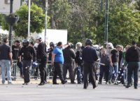 Επεισόδια μεταξύ οπαδών του Ολυμπιακού και Αστυνομίας στον Πειραιά
