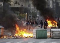 Βίντεο και φωτογραφίες από τα επεισόδια στον Πειραιά