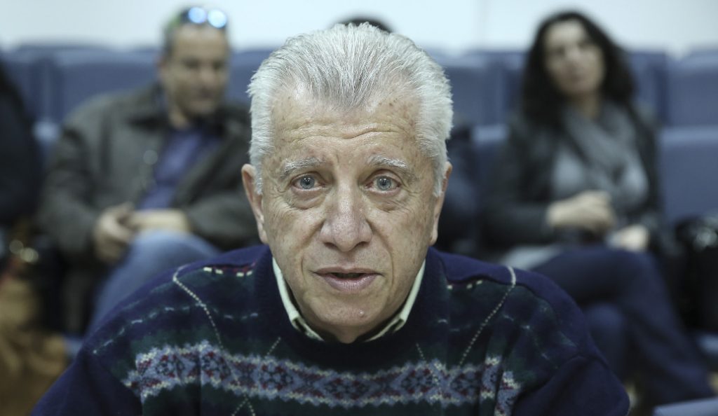 Νέα Σμύρνη: Δίπλα στους εργαζόμενους ο δήμαρχος, Σταύρος Τζουλάκης