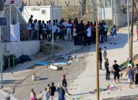 Μυτιλήνη: Συλλήψεις μεταναστών για απόπειρα ανθρωποκτονίας και άλλα αδικήματα