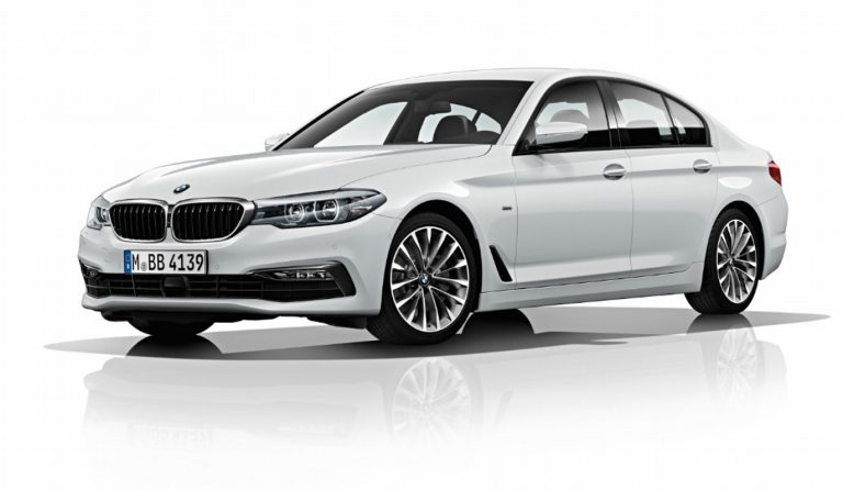 Νέα BMW 5: Business Class και στο παρκάρισμα
