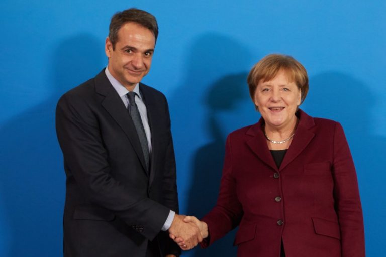 Το «ταμείο» της ΝΔ για τη συνάντηση Μητσοτάκη-Μέρκελ