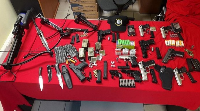 Μεσσηνία: Χειροβομβίδες και όπλα σε σπίτι 85χρονου ηλικιωμένου