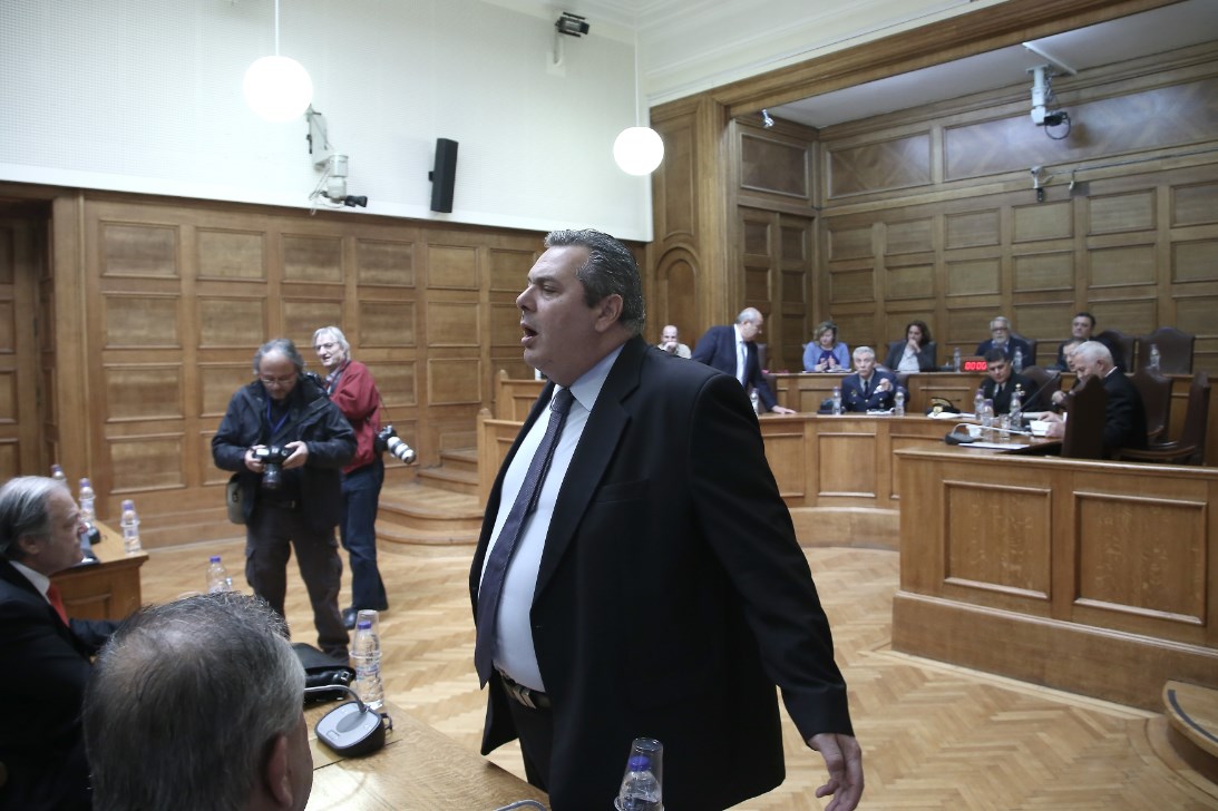 Βόμβες Καμμένου: Έως και 15 χρόνια κρατούμενοι οι Έλληνες στρατιωτικοί