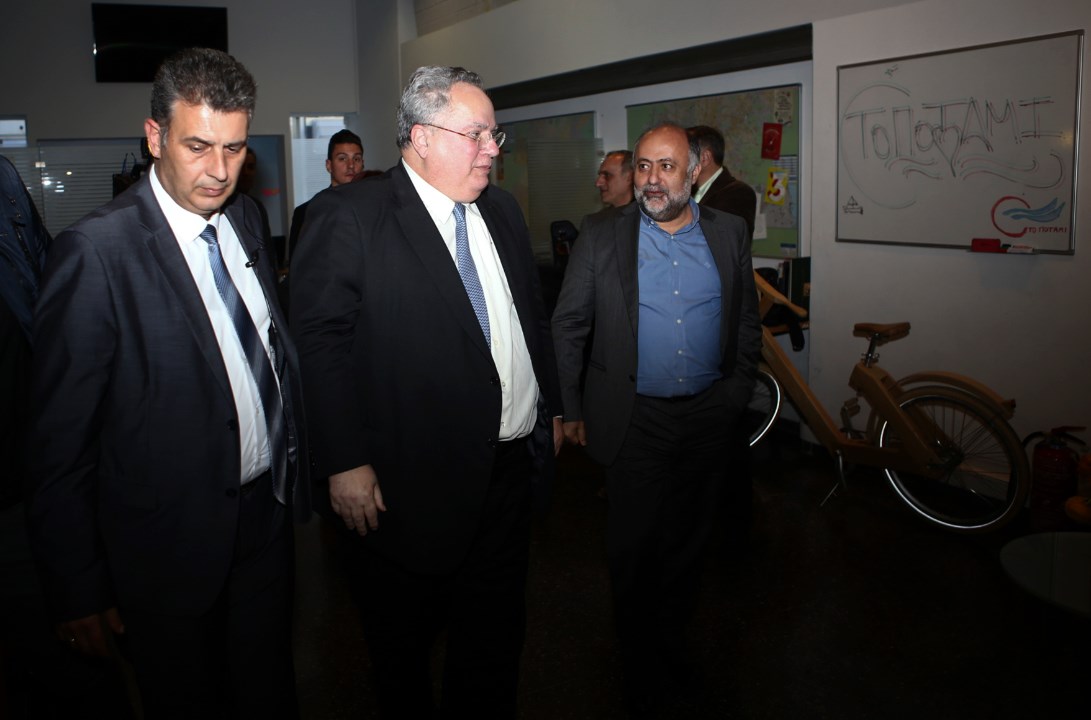 Η παραλίγο τούμπα του Νίκου Κοτζιά (pics)