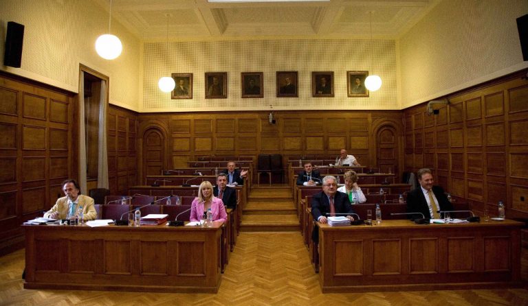 Υπόθεση Siemens: Την ενοχή Μαντέλη πρότεινε ο εισαγγελέας