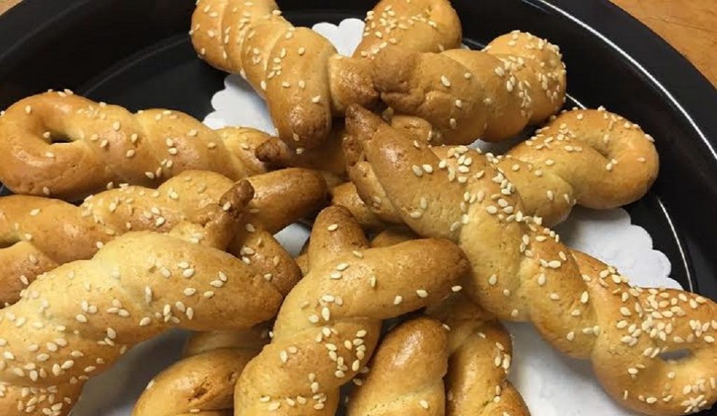 Νηστίσιμα κουλουράκια πορτοκαλιού με λάδι για τη Μεγάλη Εβδομάδα