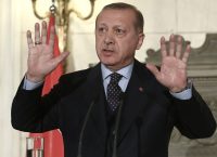 El Pais: Η μακριά σκιά του Ερντογάν στα Βαλκάνια εκτείνεται σαν λεκές από μελάνι