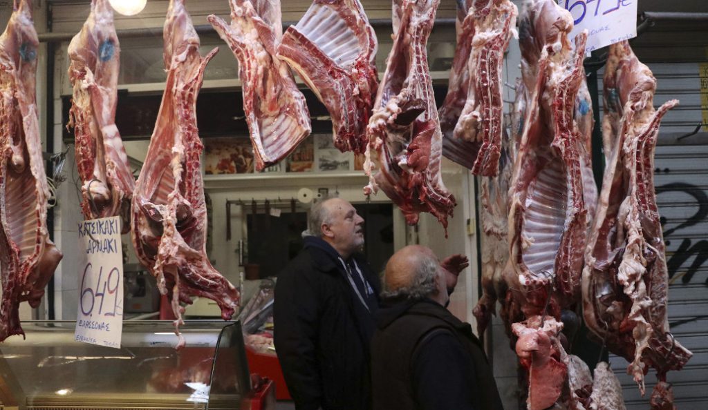 Ημαθία: Πουλούσαν αρνιά από τη Ρουμανία για ελληνικά