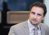 Ελεύθερος με περιοριστικούς όρους ο Ερβέ Φαλσιανί