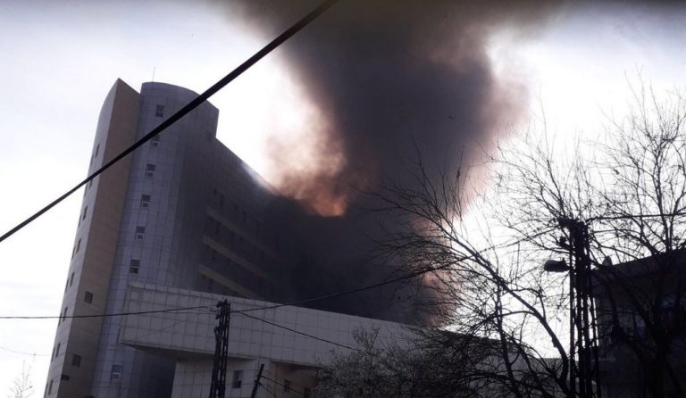 Φωτιά ξέσπασε σε νοσοκομείο στην Κωνσταντινούπολη (LIVE)