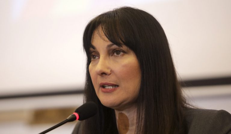 Έλενα Κουντουρά: Οι κλειστοί αρχαιολογικοί χώροι δεν λύνουν προβλήματα
