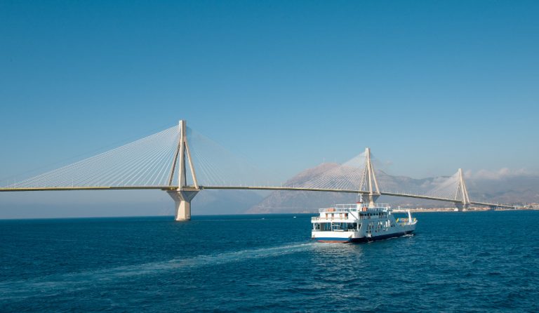 Έξοδος Πάσχα: 6.000 αυτοκίνητα έχουν ήδη περάσει από τη Γέφυρα Ρίου-Αντιρρίου