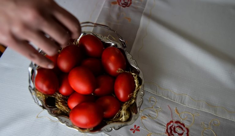 Θεσσαλονίκη: Πασχαλινό τραπέζι για 700 άπορους “στρώνει” ο δήμος