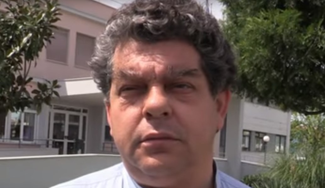 Τρίκαλα: Χτύπησαν τον διοικητή του νοσοκομείου μέσα στο γραφείο του (vid)