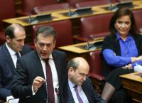 Δέσμευση Βρούτση για δραστική μείωση των ασφαλιστικών εισφορών