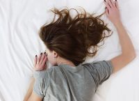 Στέρηση ύπνου: Τι συμβαίνει στον εγκέφαλο όταν δεν κοιμόμαστε καλά