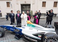 Μια μονοθέσια ηλεκτροκίνητη Formula E…με τις ευλογίες του Πάπα (pics)