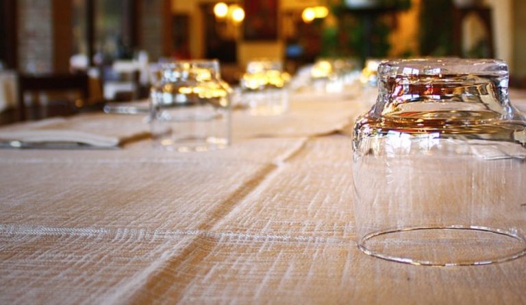 Ritz Paris: Πουλά την επίπλωσή του