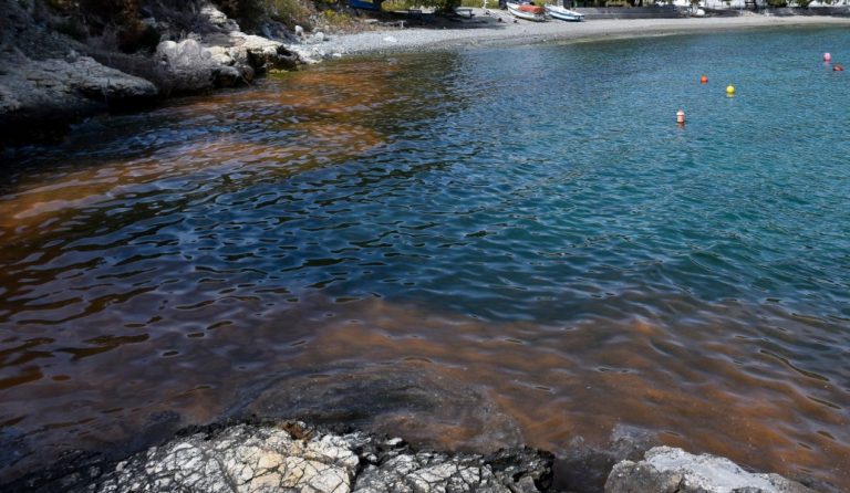 Κυβέρνηση για ναυάγιο του ”ΑΓΙΑ ΖΩΝΗ ΙΙ”: Καθαρές οι παραλίες