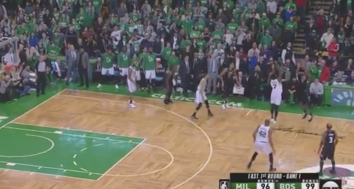 ΝΒΑ: Απίστευτο buzzer beater τρίποντο στο Σέλτικς – Μπακς! (vid)