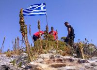 Γιλντιρίμ – Τσαβούσογλου επιμένουν για τη σημαία – Διαψεύδει το Υπουργείο Άμυνας (pics&vid)