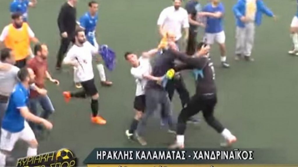 Ατελείωτο ξύλο σε γήπεδο της Καλαμάτας μεταξύ ποδοσφαιριστών