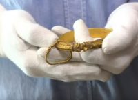 Ερασιτέχνης αρχαιολόγος μόλις 13 ετών ανακάλυψε έναν σπουδαίο θησαυρό (vid)