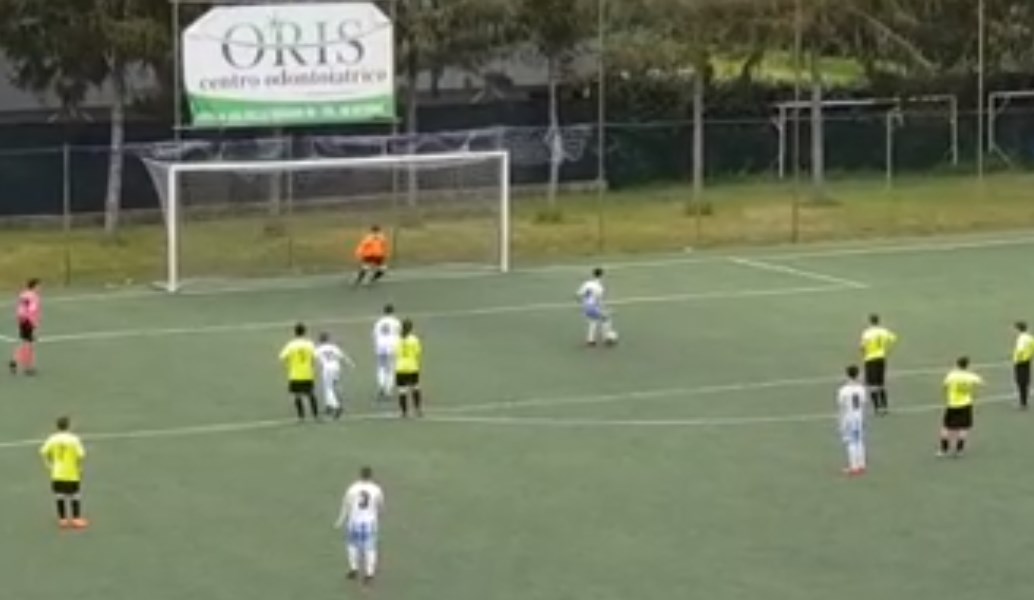Το fair play της χρονιάς από 13χρονο στην Ιταλία: Αστόχησε επίτηδες σε πέναλτι! (vid)