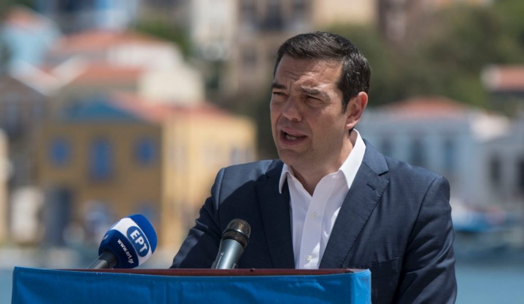 Τετ α τετ Τσίπρα με ΑΕΚτσή ψαρά! (vid)