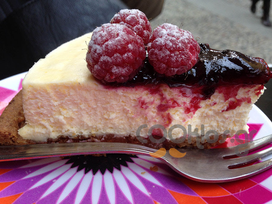 H συνταγή της ημέρας: Τσιζκέικ με σμέουρα