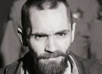 “Είμαι ένας πολύ επικίνδυνος άνθρωπος”: Η ιστορία του πιο διαβόητου serial killer των ΗΠΑ (pics)